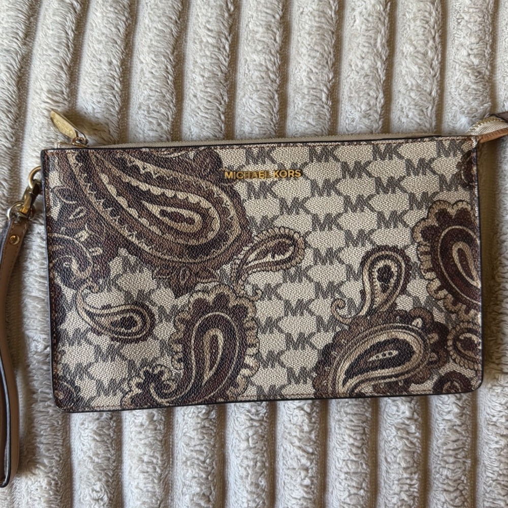 Michael Kors Daniela Large Heritage Paisley Wristlet Clutch Model: 32F6APIW3V